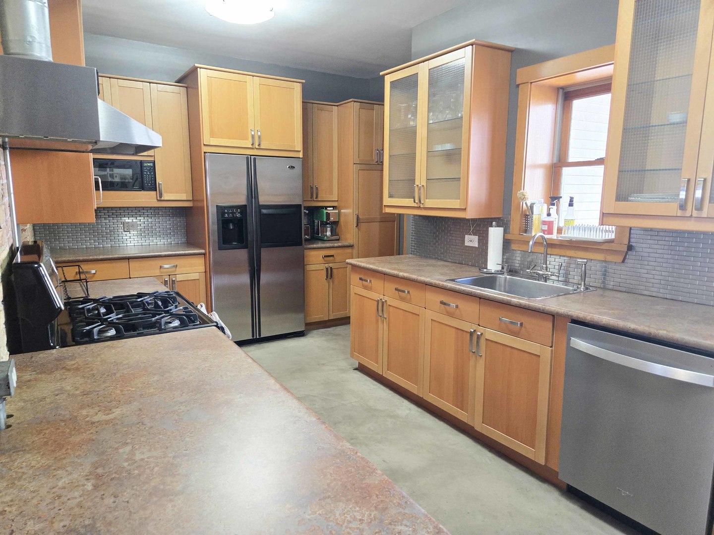 1734 West Beach Avenue Chicago IL 60612