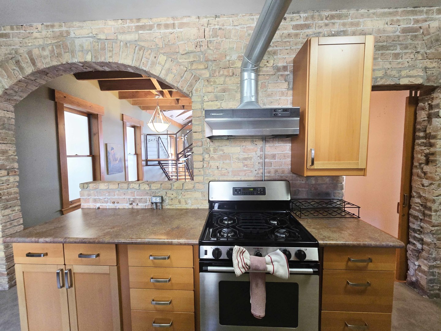 1734 West Beach Avenue Chicago IL 60612