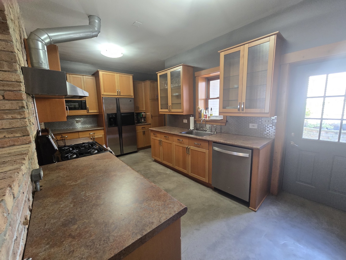 1734 West Beach Avenue Chicago IL 60612