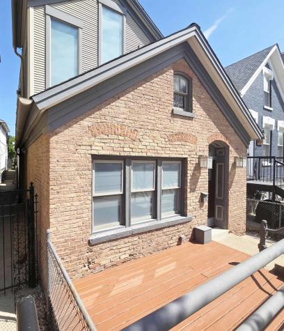 1734 West Beach Avenue Chicago IL 60612