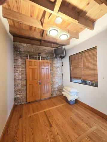 1734 West Beach Avenue Chicago IL 60612