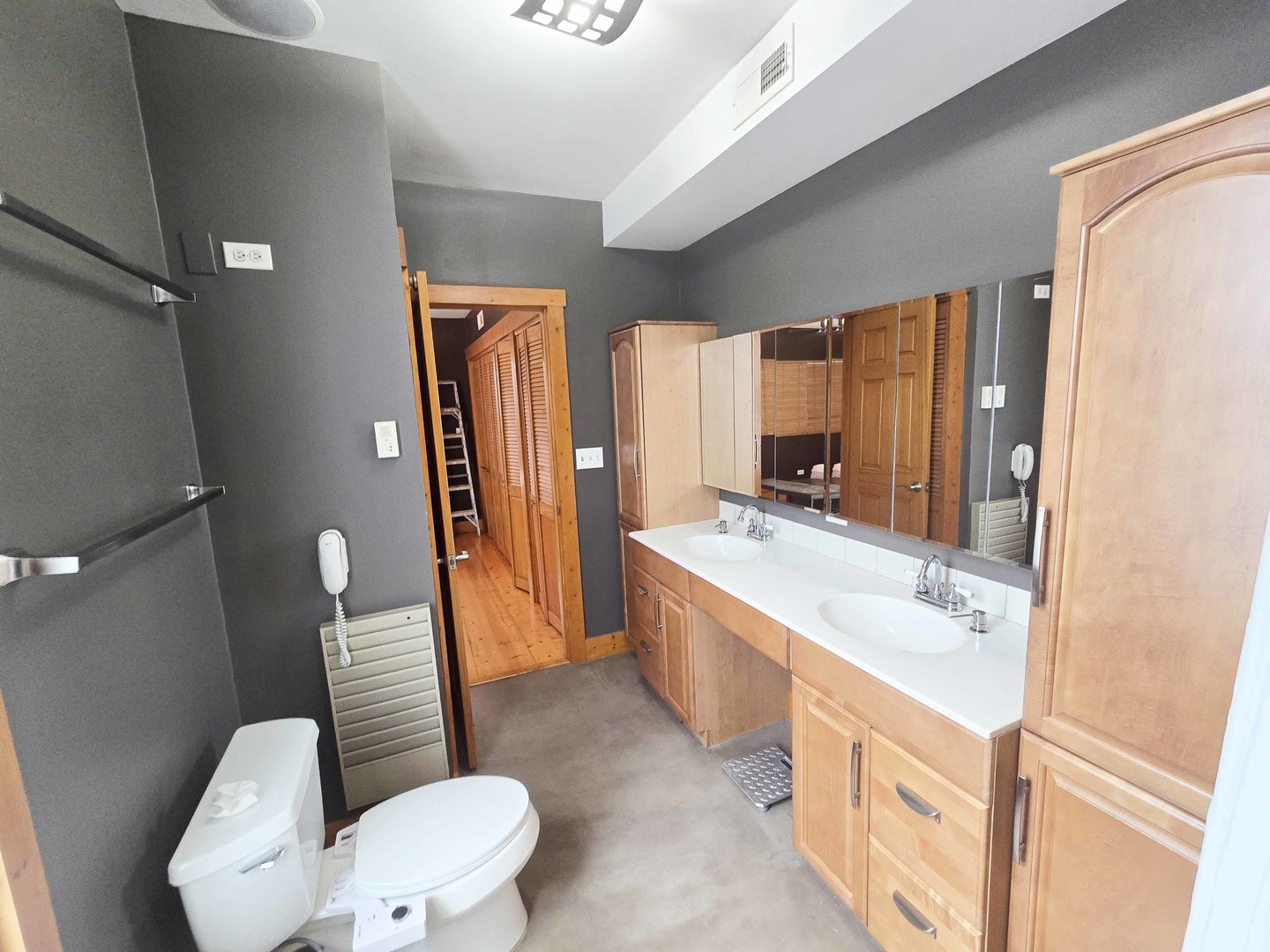 1734 West Beach Avenue Chicago IL 60612