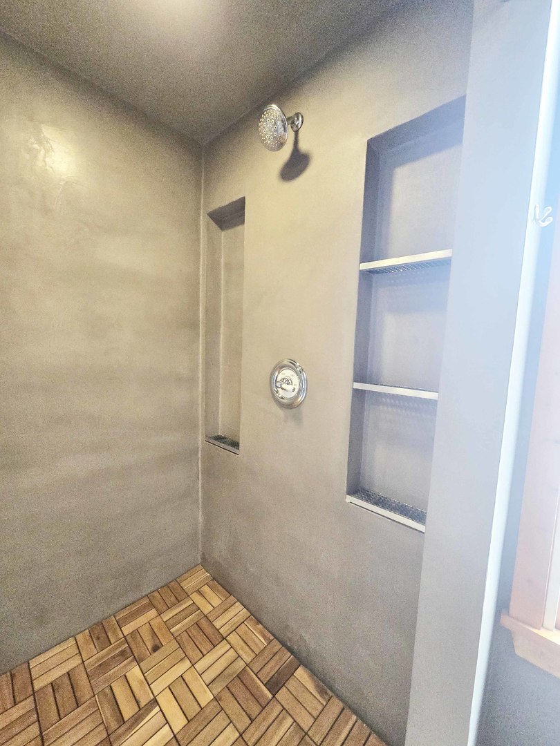 1734 West Beach Avenue Chicago IL 60612