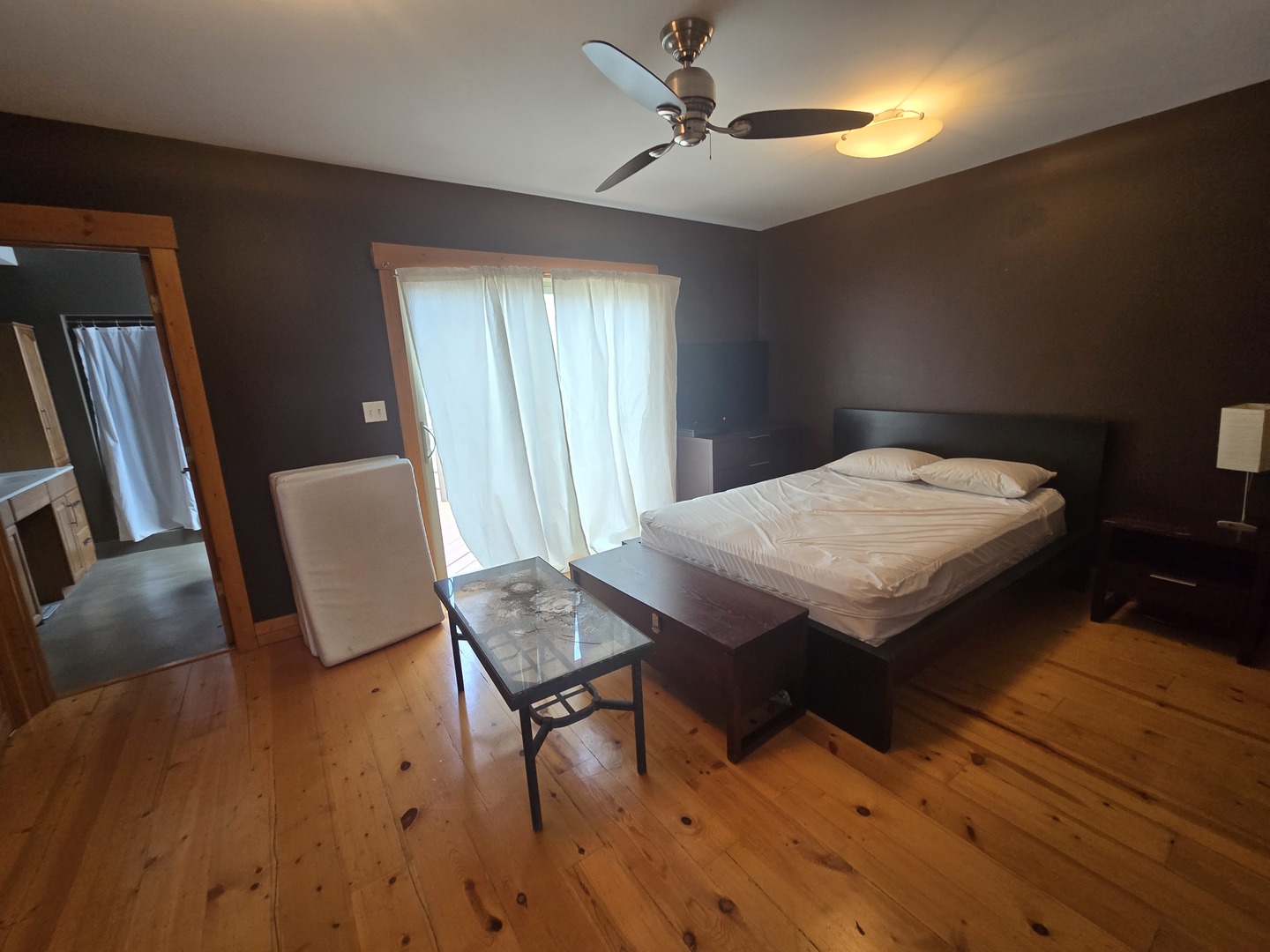1734 West Beach Avenue Chicago IL 60612