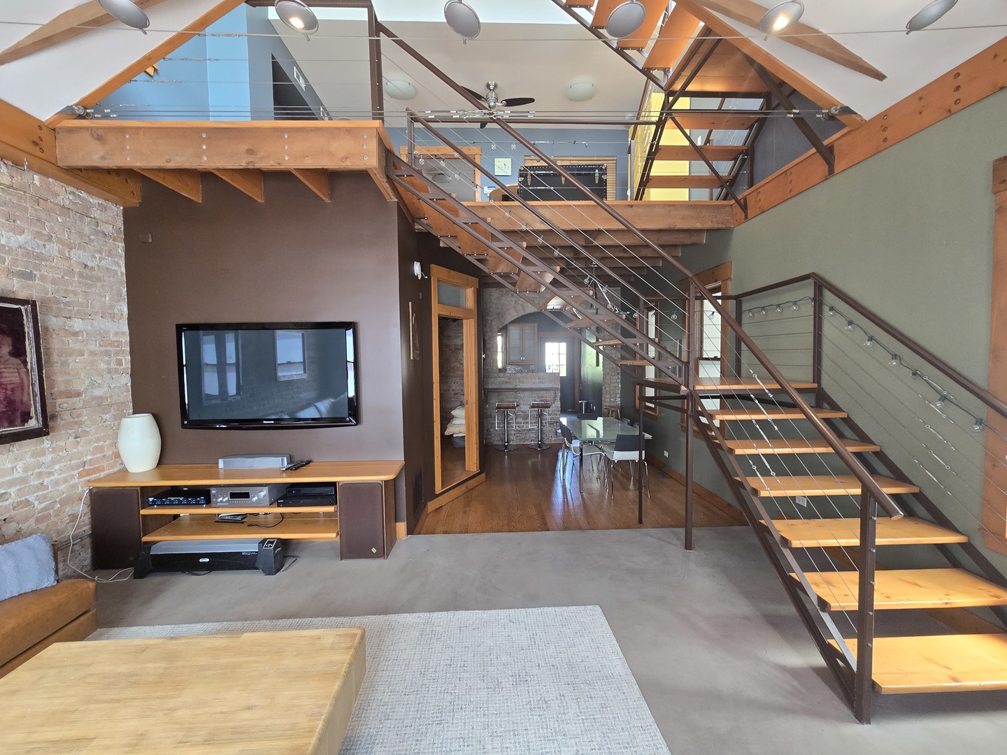 1734 West Beach Avenue Chicago IL 60612