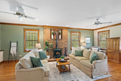 309 Three Oaks Road Cary IL 60013