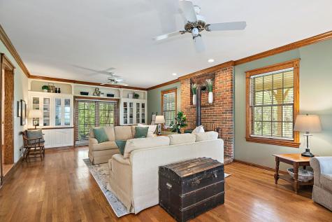 309 Three Oaks Road Cary IL 60013