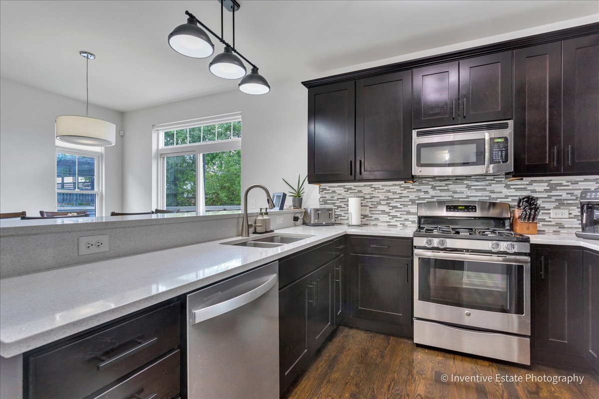 5642 North Lockwood Avenue Chicago IL 60646