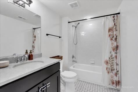 5642 North Lockwood Avenue Chicago IL 60646