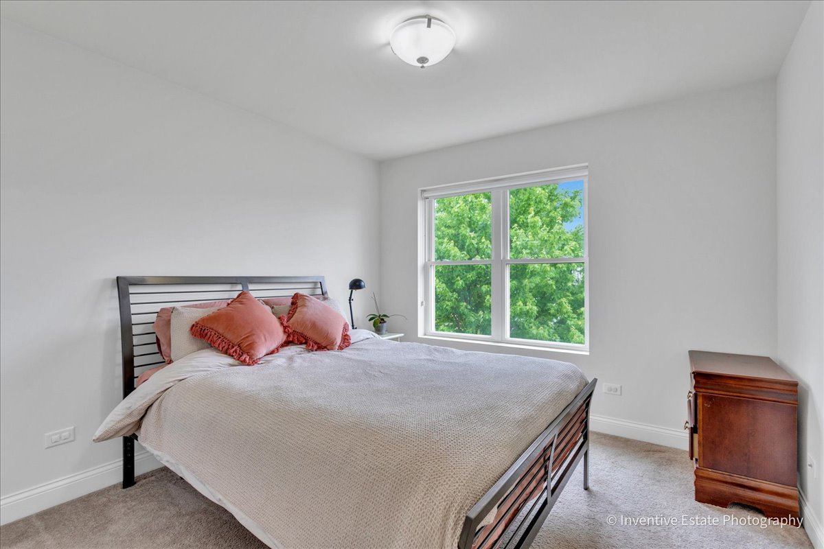 5642 North Lockwood Avenue Chicago IL 60646