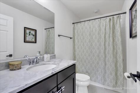 5642 North Lockwood Avenue Chicago IL 60646