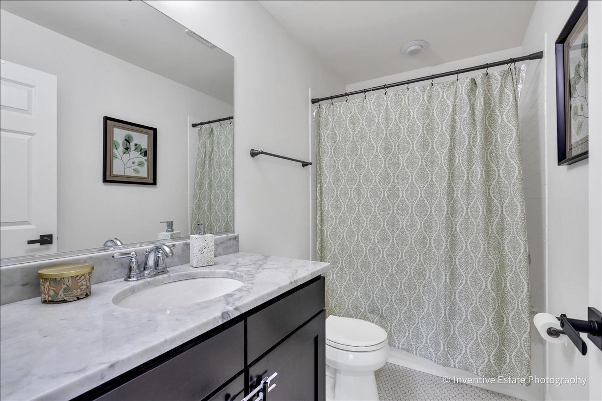 5642 North Lockwood Avenue Chicago IL 60646