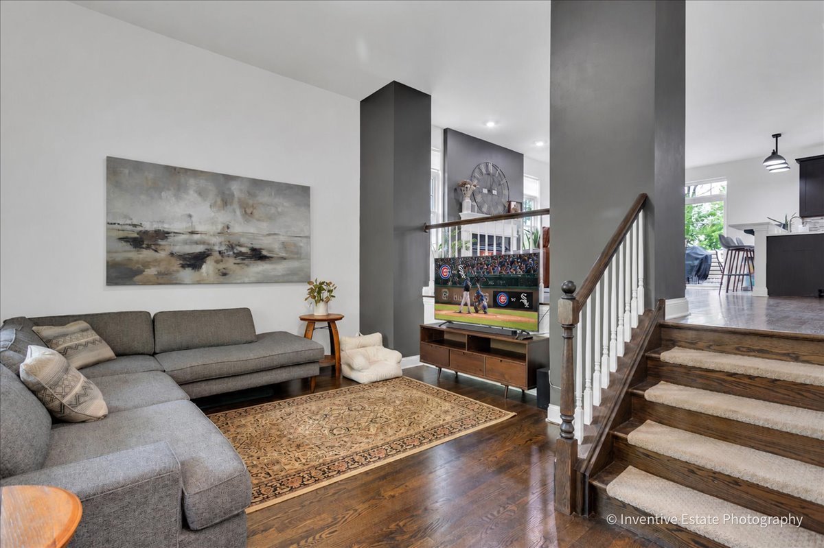5642 North Lockwood Avenue Chicago IL 60646