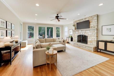 713 North Beverly Lane Arlington Heights IL 60004