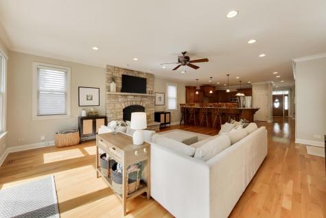 713 North Beverly Lane Arlington Heights IL 60004