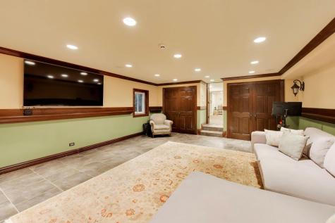 713 North Beverly Lane Arlington Heights IL 60004