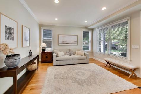 713 North Beverly Lane Arlington Heights IL 60004