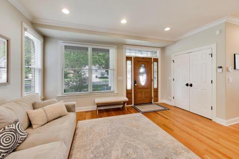 713 North Beverly Lane Arlington Heights IL 60004