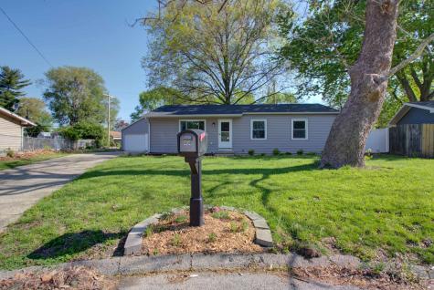 1404 Briarwood Drive Champaign IL 61821