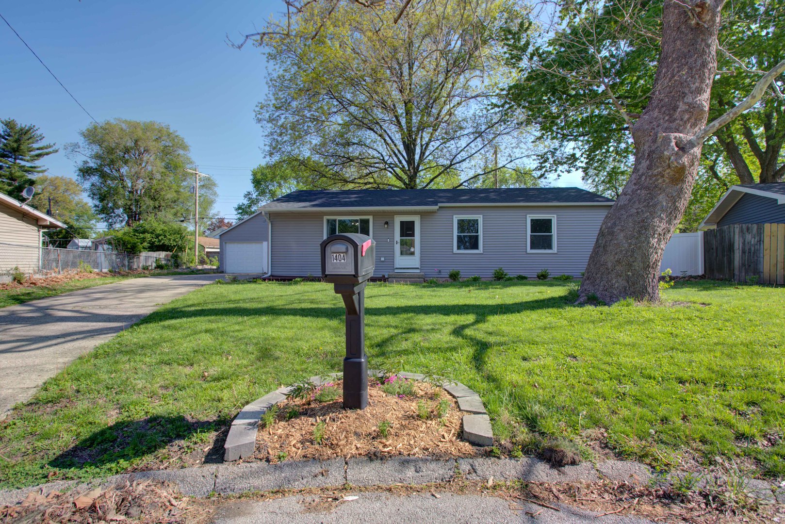 1404 Briarwood Drive Champaign IL 61821