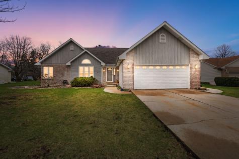 125 North Hamilton Drive Grant Park IL 60940