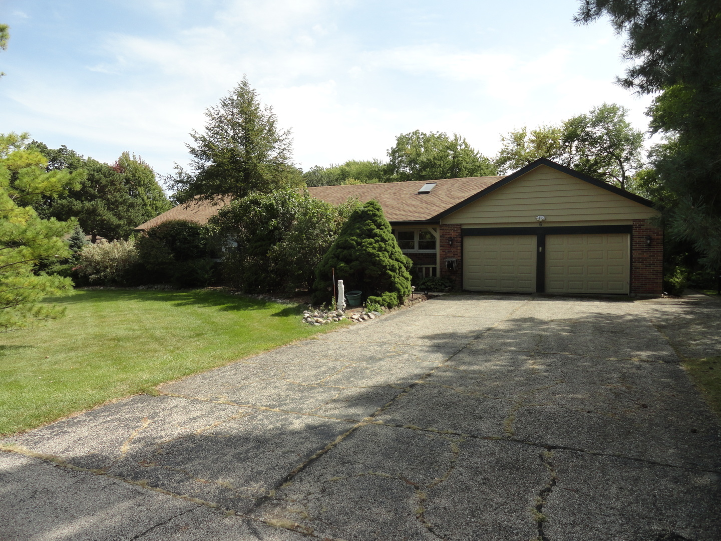 6 Lagoon Drive Hawthorn Woods IL 60047