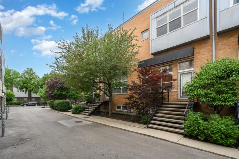 1811 North Rockwell Street Chicago IL 60647