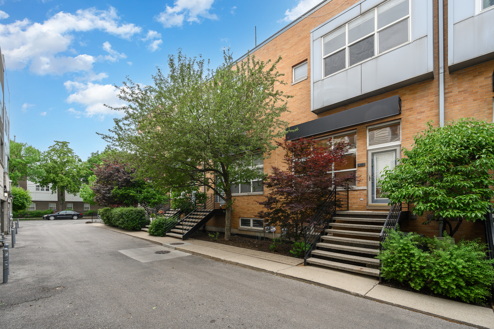 1811 North Rockwell Street Chicago IL 60647