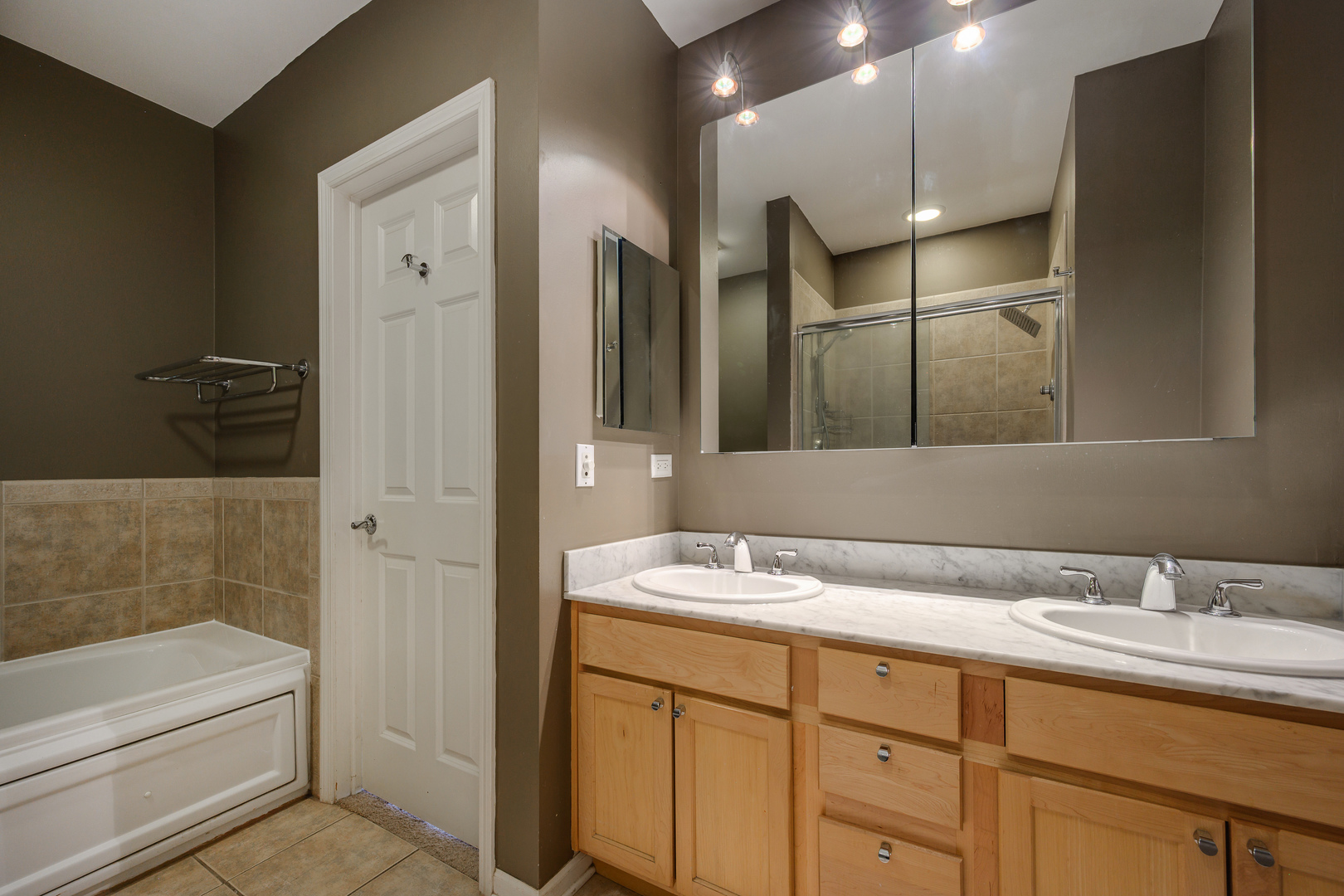 1811 North Rockwell Street Chicago IL 60647