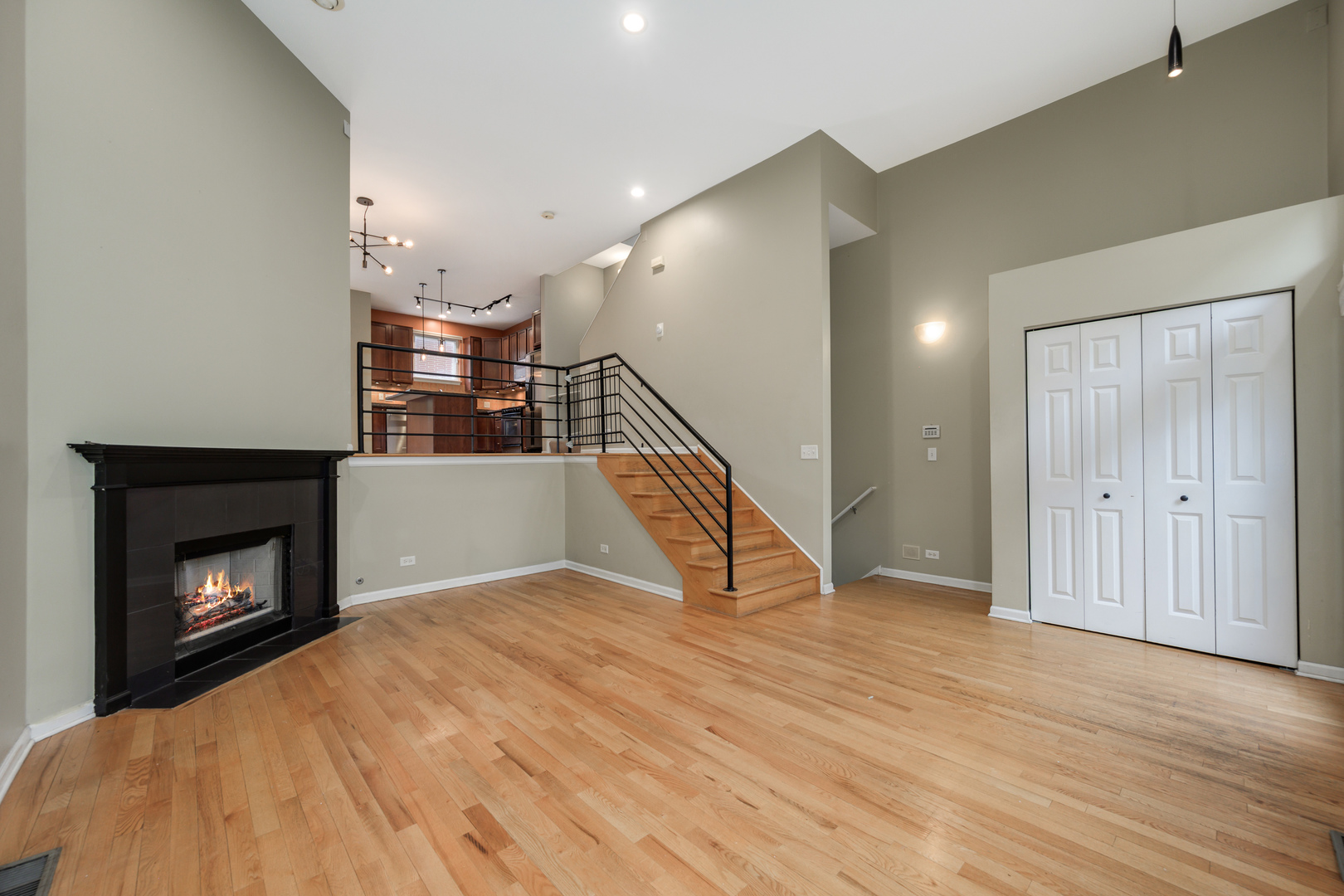 1811 North Rockwell Street Chicago IL 60647