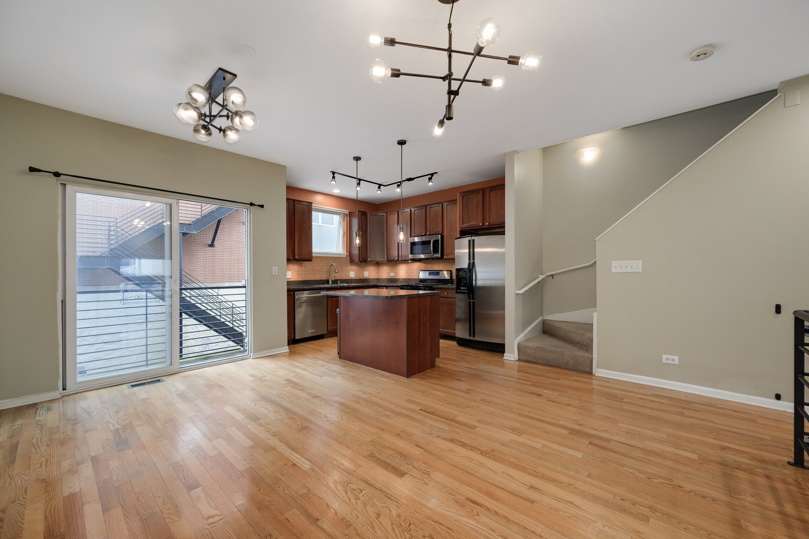 1811 North Rockwell Street Chicago IL 60647