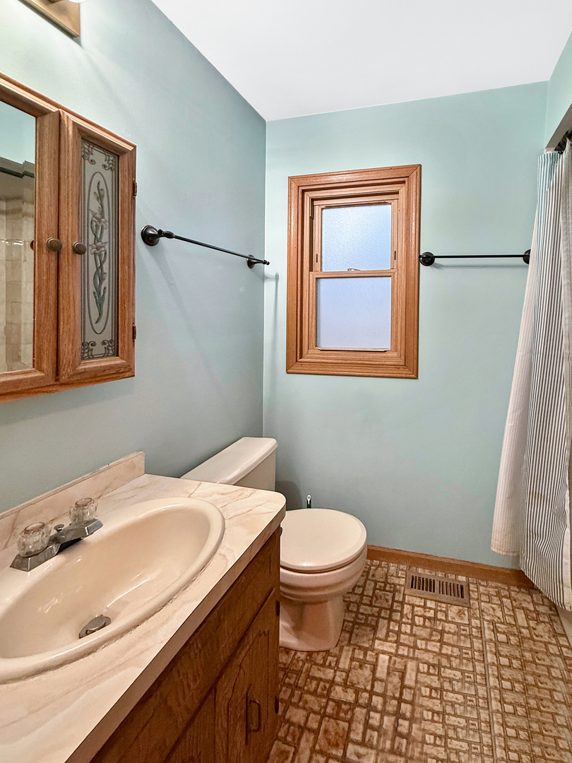 11142 South Sawyer Avenue Chicago IL 60655