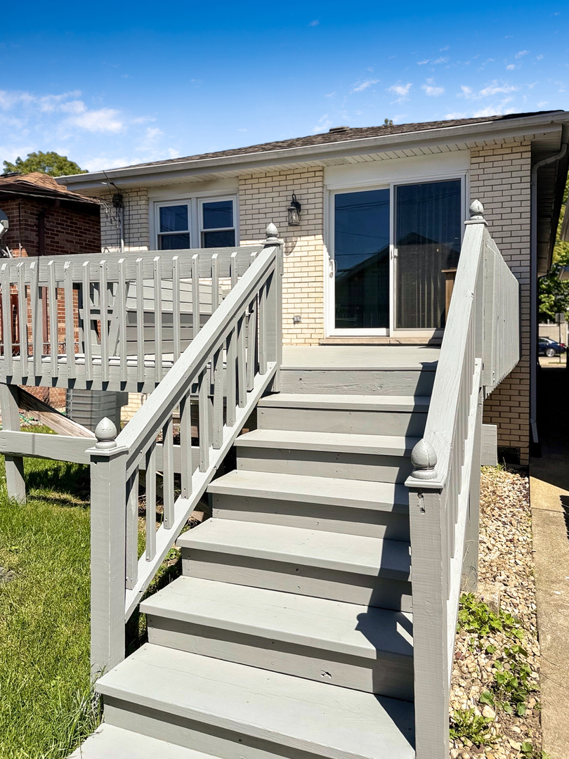 11142 South Sawyer Avenue Chicago IL 60655