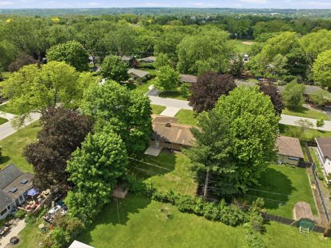 152 Crestwood Drive East Dundee IL 60118
