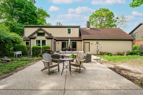 5472 Blackthorn Drive Rockford IL 61107