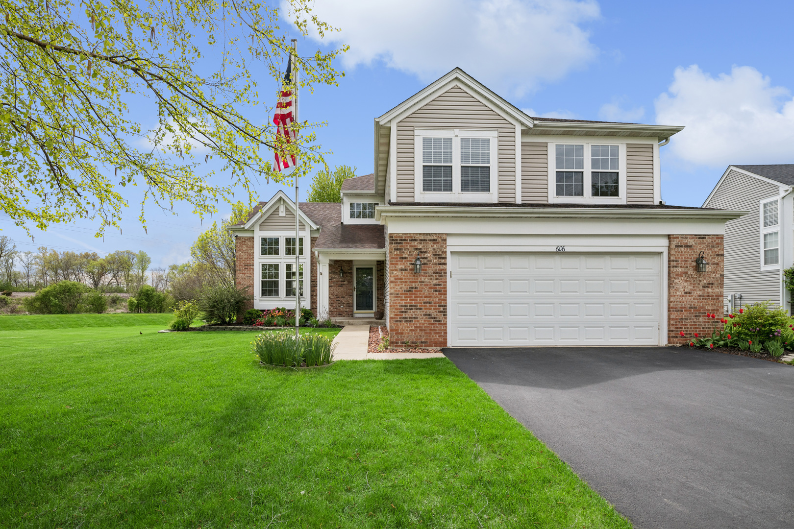 606 Arlington Lane South Elgin IL 60177