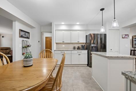 606 Arlington Lane South Elgin IL 60177