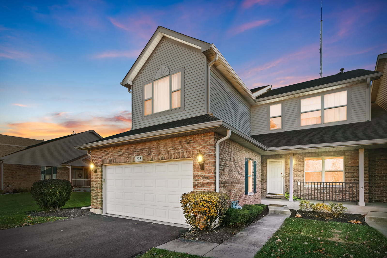 737 West Street Johns Place Addison IL 60101