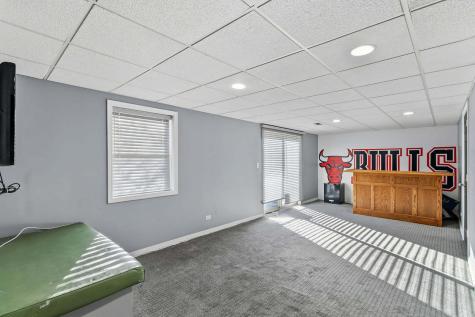 737 West Street Johns Place Addison IL 60101