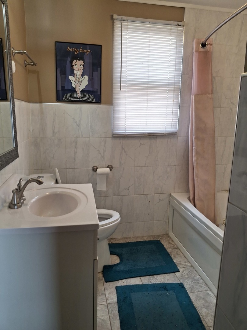 11337 South Parnell Avenue Chicago IL 60628