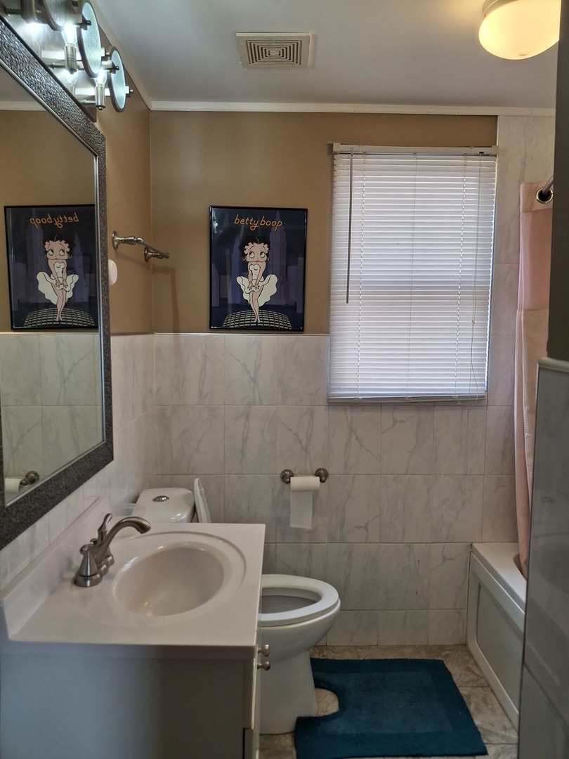 11337 South Parnell Avenue Chicago IL 60628
