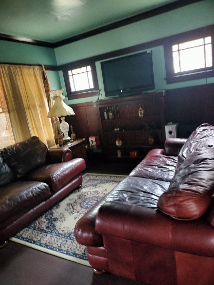 11337 South Parnell Avenue Chicago IL 60628