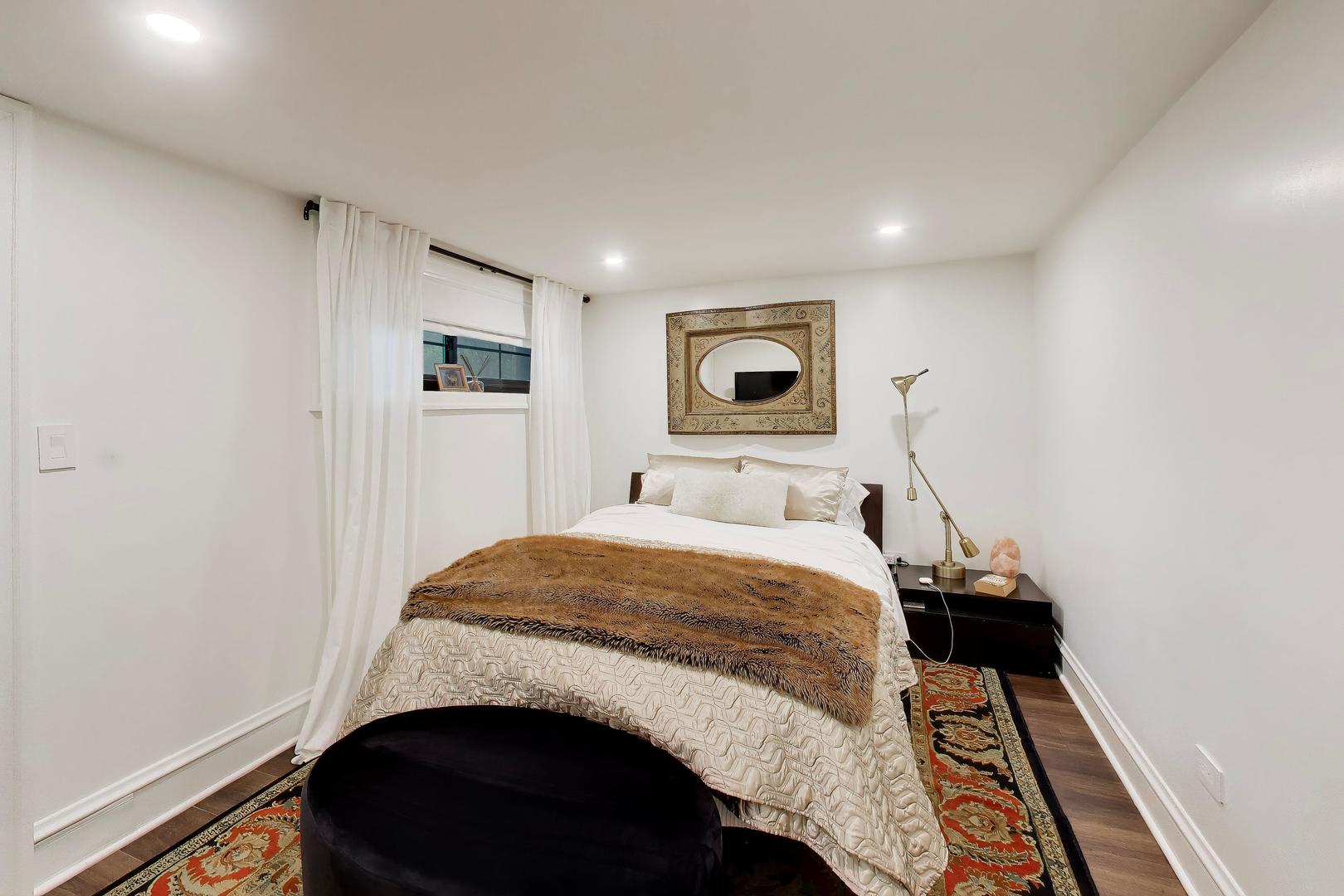 3045 West Ardmore Avenue Chicago IL 60659