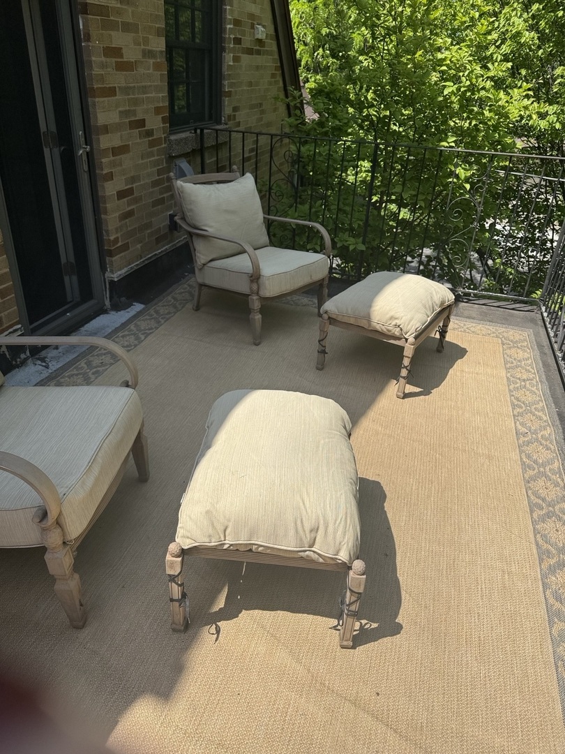 3045 West Ardmore Avenue Chicago IL 60659
