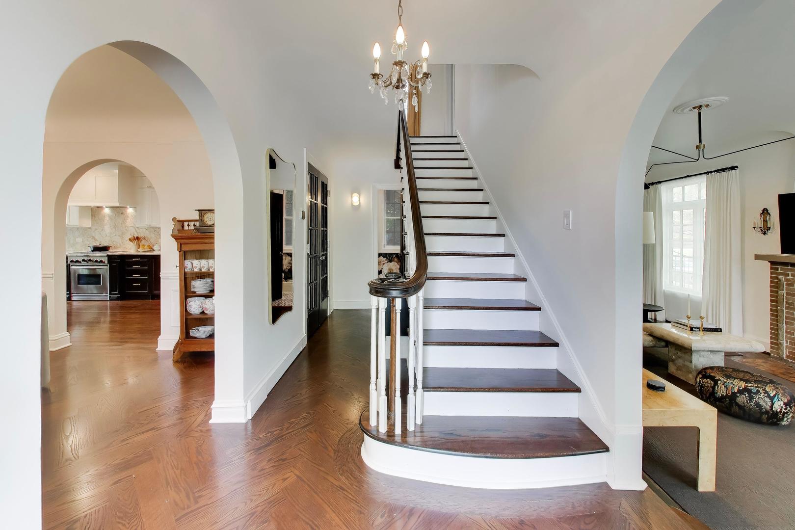 3045 West Ardmore Avenue Chicago IL 60659