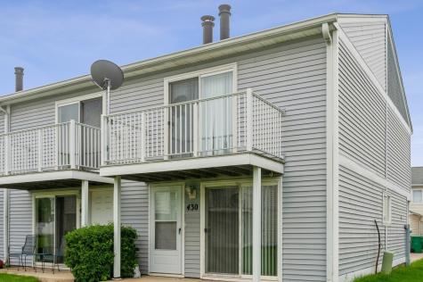 430 Meadow Green Lane Round Lake Beach IL 60073