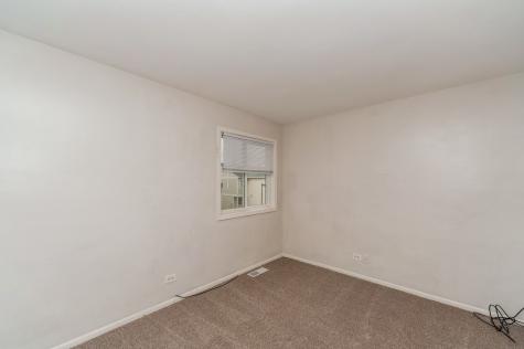 430 Meadow Green Lane Round Lake Beach IL 60073
