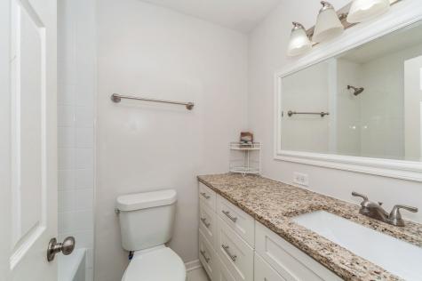 430 Meadow Green Lane Round Lake Beach IL 60073