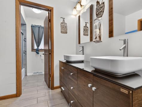 4242 Pinewood Lane Matteson IL 60443