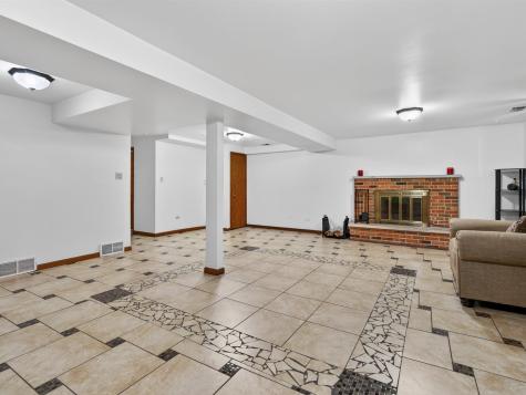 4242 Pinewood Lane Matteson IL 60443